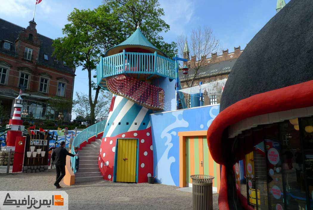 خانه بازی کودک در پارک مدرن