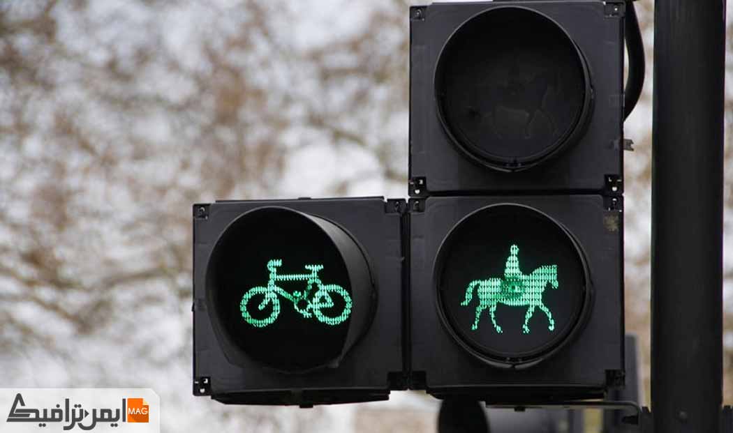 چراغ های راهنمایی و رانندگی برای اسب سواران