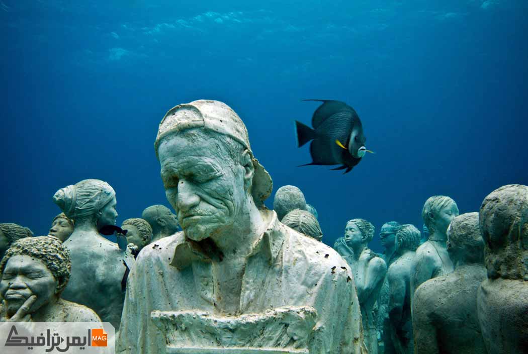 مجسمه های زیبا در زیر آب