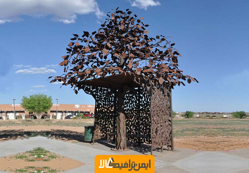 ایستگاه اتوبوس به شکل درخت